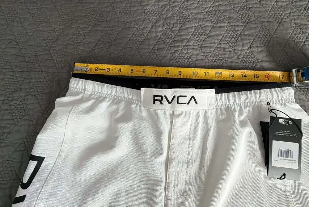 Men’s Large- RVCA Grappler 17” Fight Shorts AVYWS00173 White